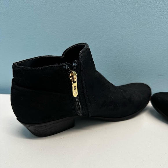 Girls Circus By Sam Edelman Black Studed Side Zip Ankle Bootie Size 4 - Picture 5 of 7